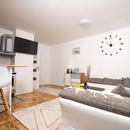 Apartment Orfey Lux 1 Pale