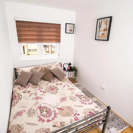 Orfey Lux 1 Apartment *